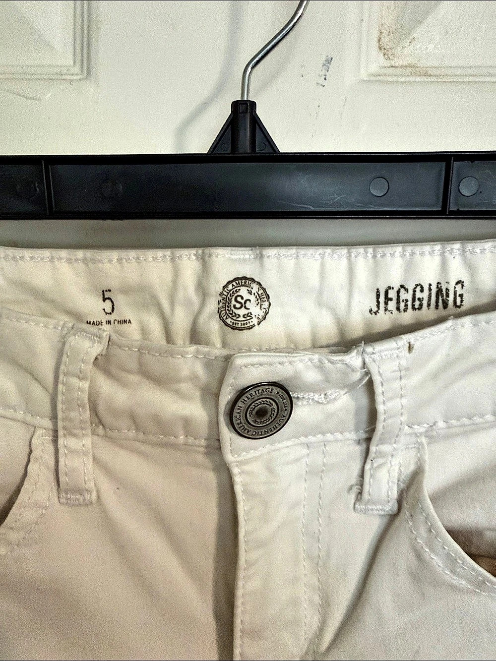 Silver Jeans Co. Jeggings. White Waist 5 - Picture 3 of 3